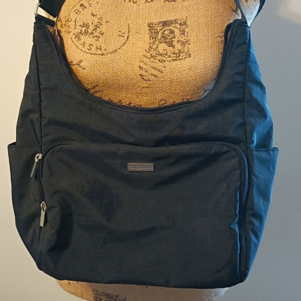 Baggallini black shoulder bag